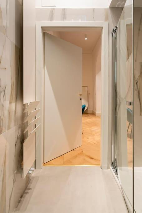 La Scala Suite-Luxury Apartment ミラノ エクステリア 写真